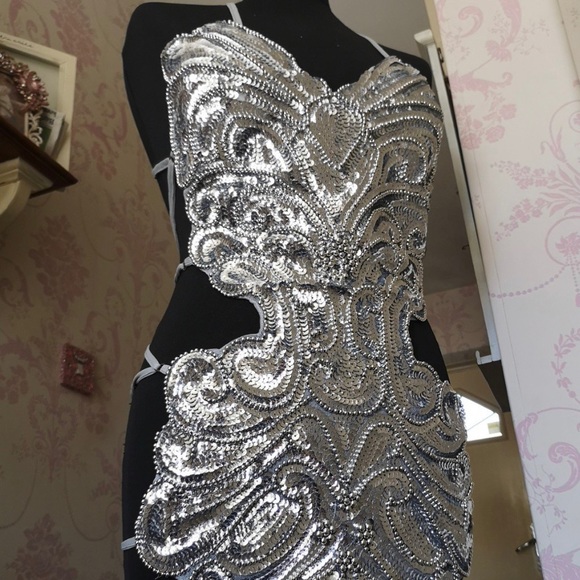 SILVER SEQUIN WRAP / BODYSUIT ❄️💨 - Picture 5 of 6